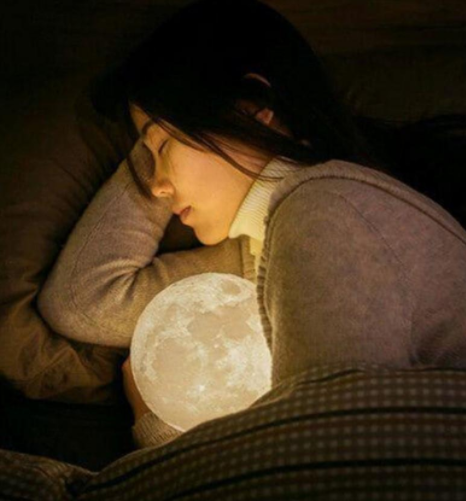 LUNA - ENCHANTING MOON NIGHT LIGHT