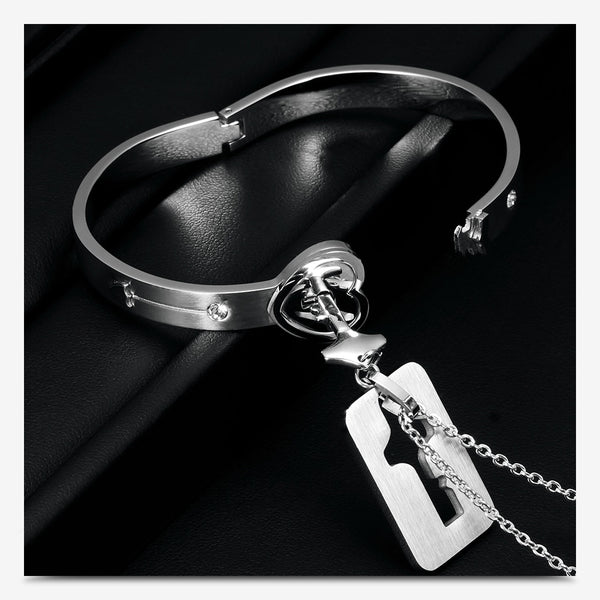 Fashion A Couple Jewelry Sets For Lovers Stainless Steel Love Heart Lock Bracelets Bangles Key Pendant Necklace Couples Set